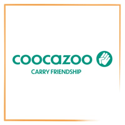 Eine Abbildung des "Coocazoo" Logos wird gezeigt. Das Logo enthält in tuerkis das Wort "cocacoo" und darunter den Begriff "carry friendship".Zusaetzlich wird eine weisse Hand in einem tuerkisenem Kreis angezeigt. Das Firmenlogo praesentiert sich in einem 