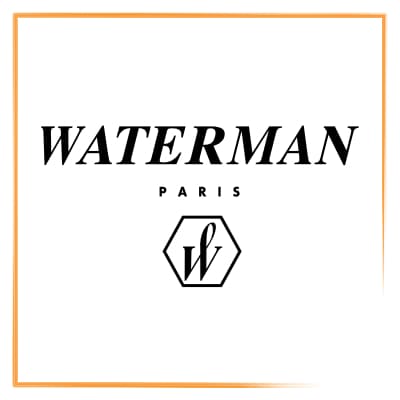 Die Markenkachel mit Waterman Logo in schmalem orangenen gebrochenem Rahmen. Klarer Schriftzug mit Serifen in Grossbuchstaben: Waterman. Darunter kleiner geschrieben Paris. Unter den Schriftzuege ein Sechseck in der Kontur mit einem eingeschlossenen W.